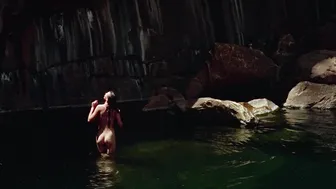 Jenny Agutter, Noeline Brown - Walkabout (1971)