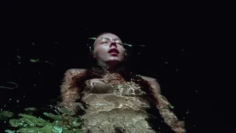 Jenny Agutter, Noeline Brown - Walkabout (1971)