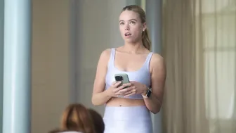 Milly Alcock, Meghann Fahy, Julianne Moore - Sirens s01e01-03 (2025)