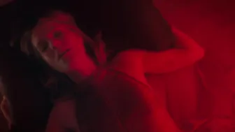 Milly Alcock, Meghann Fahy, Julianne Moore - Sirens s01e01-03 (2025)