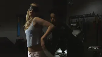 Karla Kush – Submission s01e02 (2016)