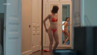 Vasilisa Perelygina, Aleksandra Rebenok, Yuliya Aleksandrova, Yulia Snigir - Kesha dolzhen umeret s01e05 (2023)