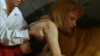 Francesca Neri, Maria Barranco - Las edades de Lulu (1990)