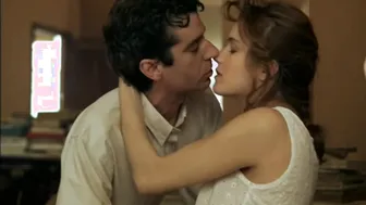 Francesca Neri, Maria Barranco - Las edades de Lulu (1990)