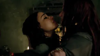 Lise Slabber, Jessica Parker Kennedy, Clara Paget – Black Sails s02e01 (2014)