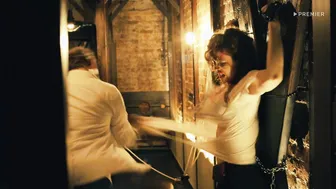 Ekaterina Molokhovskaya, Elizaveta Martines, Yulia Kudoyar, Daria Lenda - Russkiye s01e01-03 (2023)