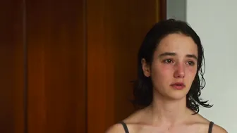 Leonor Vasconcelos, Carolina Amaral, etc - Bad Living (Mal Viver) (2023)