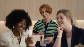 Sarah Jessica Parker, Sarita Choudhury, etc - And Just Like That… s03e02 (2025)