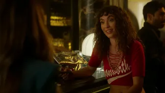 Sarah Jessica Parker, Sarita Choudhury, etc - And Just Like That… s03e02 (2025)