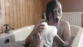 Charlotte Spencer, Faye Marsay – Glue s01e05-07 (2014)