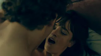 Susana Abaitua, Amparo Piñero Guirao - The Farads (Los Farad) s01 (2023)