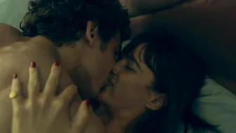 Susana Abaitua, Amparo Piñero Guirao - The Farads (Los Farad) s01 (2023)