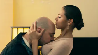 Kristina Asmus, Anna Khilkevich, Dasha Astafieva - Chto tvorjat muzhchiny (2013)