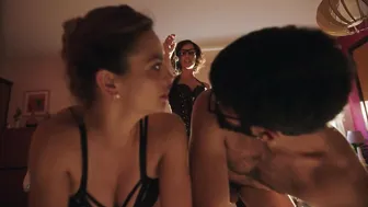 Marimar Vega, Mariel Molino, Fabiola Campomanes - El Juego de las Llaves s01e07-08 (2019)