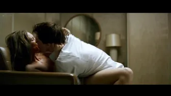 Julia Schacht - Naboer (2005)