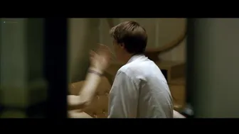 Julia Schacht - Naboer (2005)