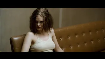 Julia Schacht - Naboer (2005)