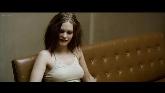 Julia Schacht - Naboer (2005)