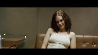 Julia Schacht - Naboer (2005)