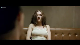 Julia Schacht - Naboer (2005)