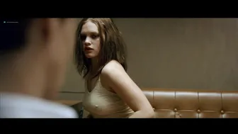 Julia Schacht - Naboer (2005)