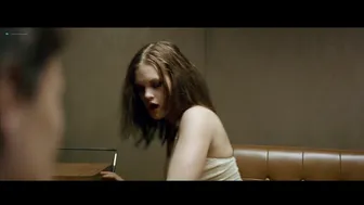 Julia Schacht - Naboer (2005)