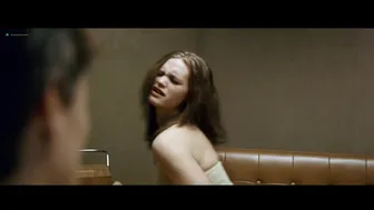 Julia Schacht - Naboer (2005)