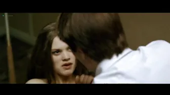 Julia Schacht - Naboer (2005)