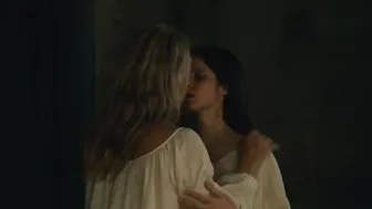 Virginie Efira, Daphne Patakia, Guilaine Londez, Louise Chevillotte, Alexia Chardard - Benedetta (2021)