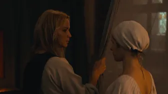 Virginie Efira, Daphne Patakia, Guilaine Londez, Louise Chevillotte, Alexia Chardard - Benedetta (2021)