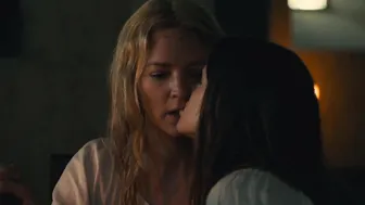 Virginie Efira, Daphne Patakia, Guilaine Londez, Louise Chevillotte, Alexia Chardard - Benedetta (2021)