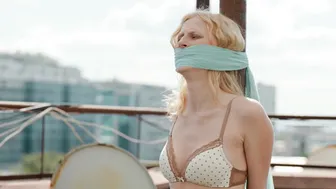 Mariya Shumakova, Lyubov Tikhomirova, Nino Ninidze, Sofya Shidlovskaya, Alyona Savastova - Teoriya bolshikh deneg s01e01-07 (2023)