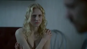 Mariya Shumakova, Lyubov Tikhomirova, Nino Ninidze, Sofya Shidlovskaya, Alyona Savastova - Teoriya bolshikh deneg s01e01-07 (2023)