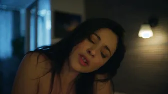 Mariya Shumakova, Lyubov Tikhomirova, Nino Ninidze, Sofya Shidlovskaya, Alyona Savastova - Teoriya bolshikh deneg s01e01-07 (2023)