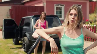 Elizaveta Strunina, Evgeniya Chernikova - Odnim dnyom (2023)