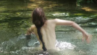 Marie Gillain – Le bossu (1997)