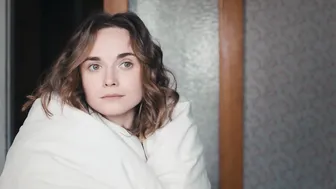 Darya Plakhtiy (Daria Plakhtii) - Falling (2017)