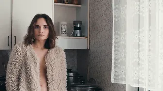 Darya Plakhtiy (Daria Plakhtii) - Falling (2017)