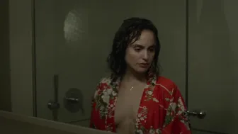 Verónica Echegui, Anna Alarcón, Claudia Riera, Laura Weissmahr - The Offering - La Ofrenda (L'ofrena) (2020)