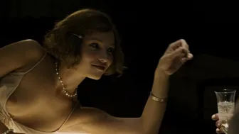 Sarka Petruzelova - I Served the King of England (2006)