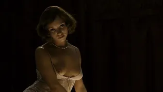 Sarka Petruzelova - I Served the King of England (2006)