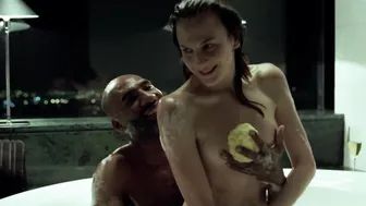 Alba Ribas, Belen Fabra - Diario de una ninfomana (2008)