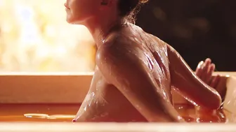 Claudia Gerini, Valentina Belle - Dolceroma (2019)