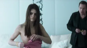 Liza Moryak, Vladlena Kulikovskaya, Marina Dmitriyeva, Kristina Malay, etc - Zhizn po vyzovu s01e01-02 (2022)