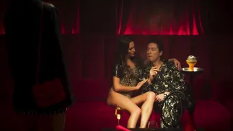 Liza Moryak, Vladlena Kulikovskaya, Marina Dmitriyeva, Kristina Malay, etc - Zhizn po vyzovu s01e01-02 (2022)