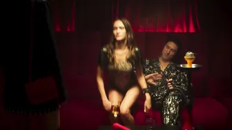 Liza Moryak, Vladlena Kulikovskaya, Marina Dmitriyeva, Kristina Malay, etc - Zhizn po vyzovu s01e01-02 (2022)