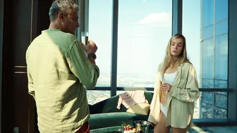 Anna Zavtur, Siu Nguyen - High Season (Vysokiy sezon) s01e04 (2025)