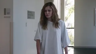 Maya Stange, Cherry Pearce, Harriet Dyer, Mitzi Ruhlmann - Killing Ground (2016)