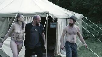 Lizzie Brochere, Maylis Dumon - Les rivieres pourpres s03e06 (2021)