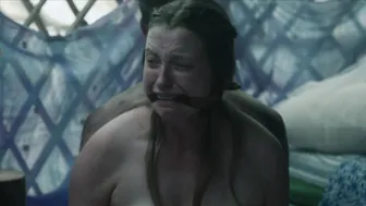 Lizzie Brochere, Maylis Dumon - Les rivieres pourpres s03e06 (2021)